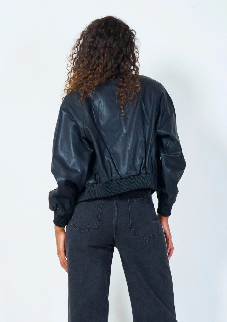 YV0508 Cropped leather jacket with zip closure