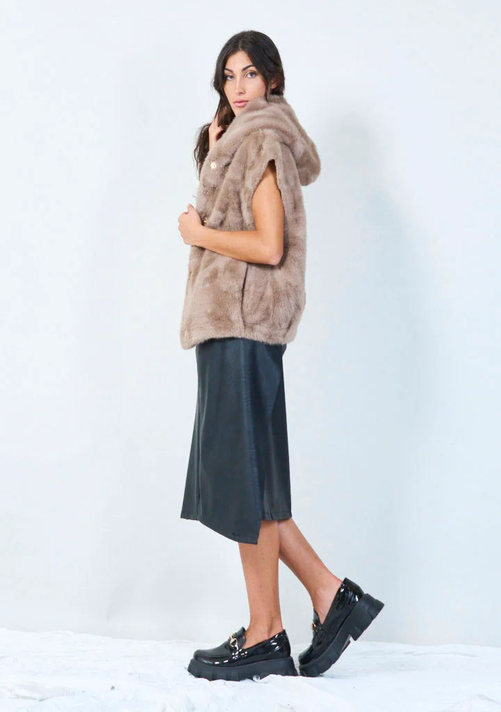 YV0496 Short-sleeved faux fur jacket