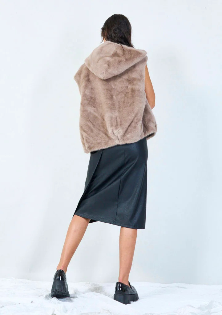 YV0496 Short-sleeved faux fur jacket